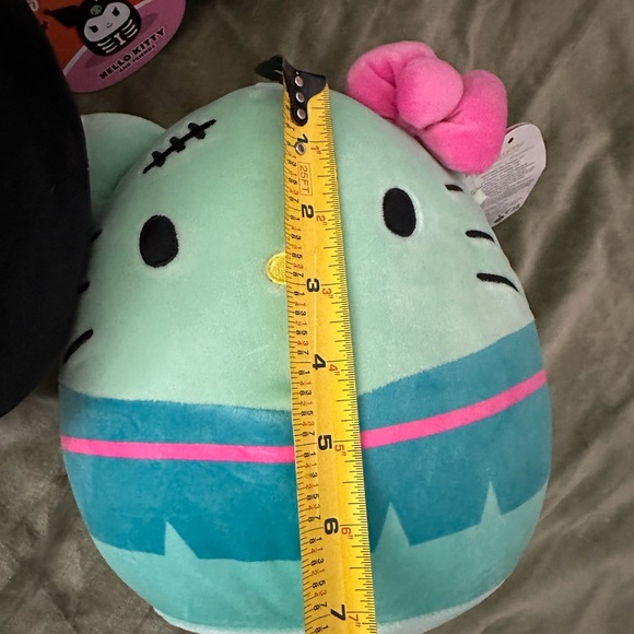 Set of 4 Hello Kitty Halloween Squishmallows - Picture 3 of 3